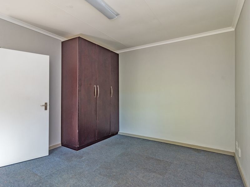 VERSATILE PROPERTY  4 BED PLUS 2 COTTAGES OR COULD BE USED FOR AIRBNB, MEDICAL SUITE OR OFFICES - Photo 6