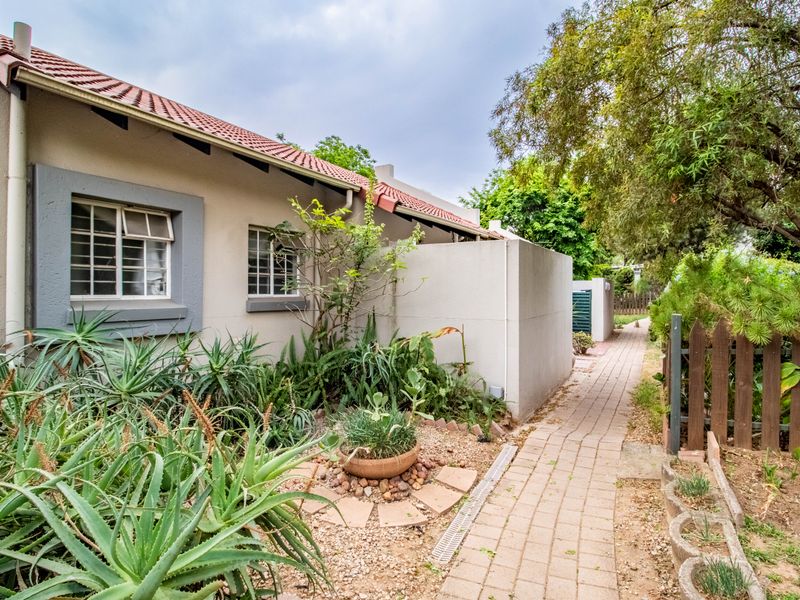 Pet friendly | Charming 2 bed 2 bath - Photo 2