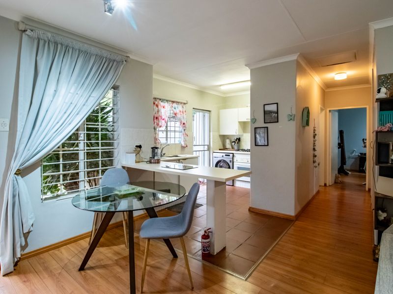 Pet friendly | Charming 2 bed 2 bath - Photo 4