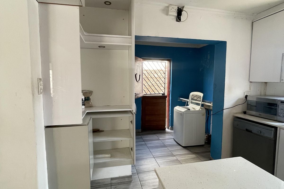 Family Home with Endless Potential - Photo 5