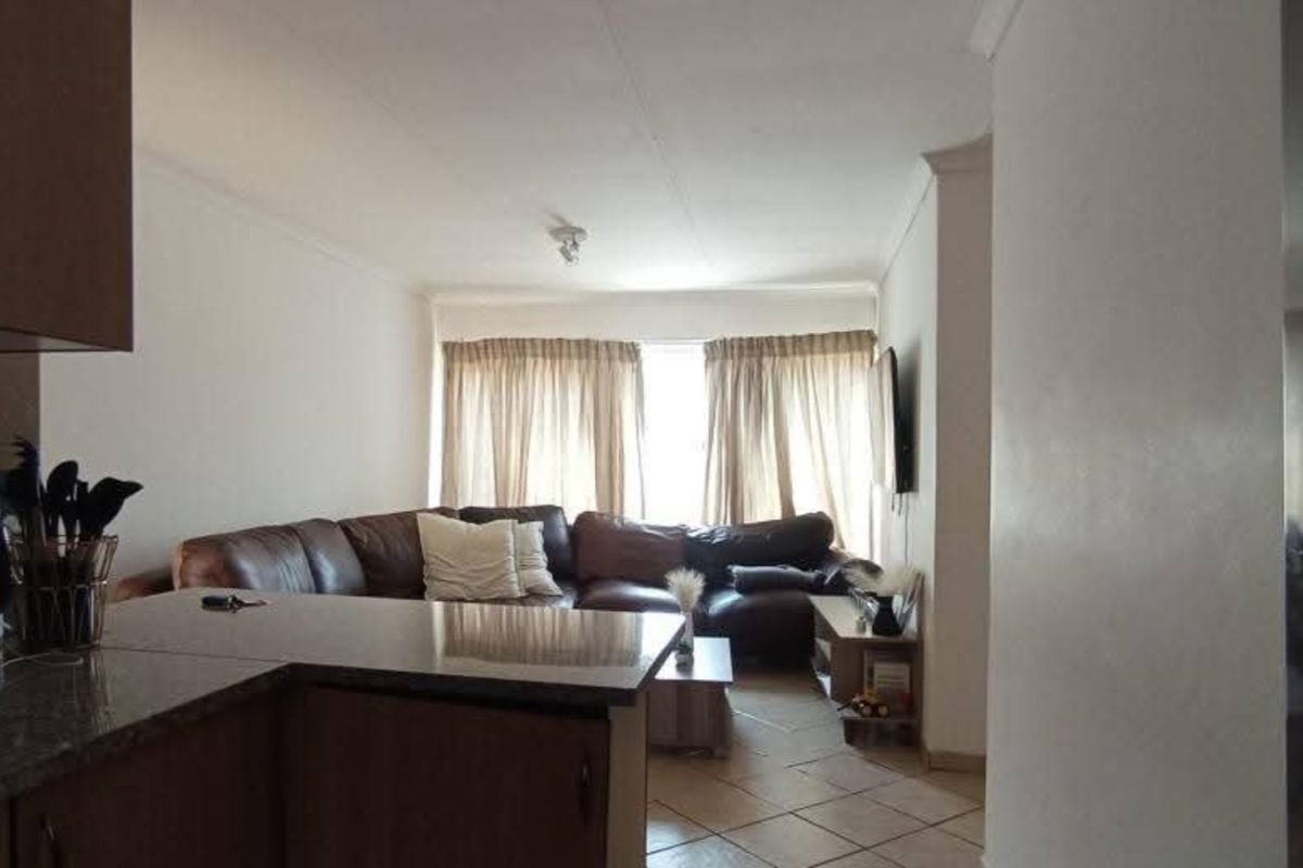 2 Bedroom Apartment For Sale - Photo 5