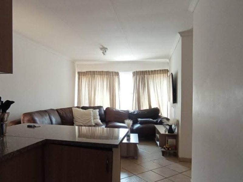 2 Bedroom Apartment For Sale - Photo 5