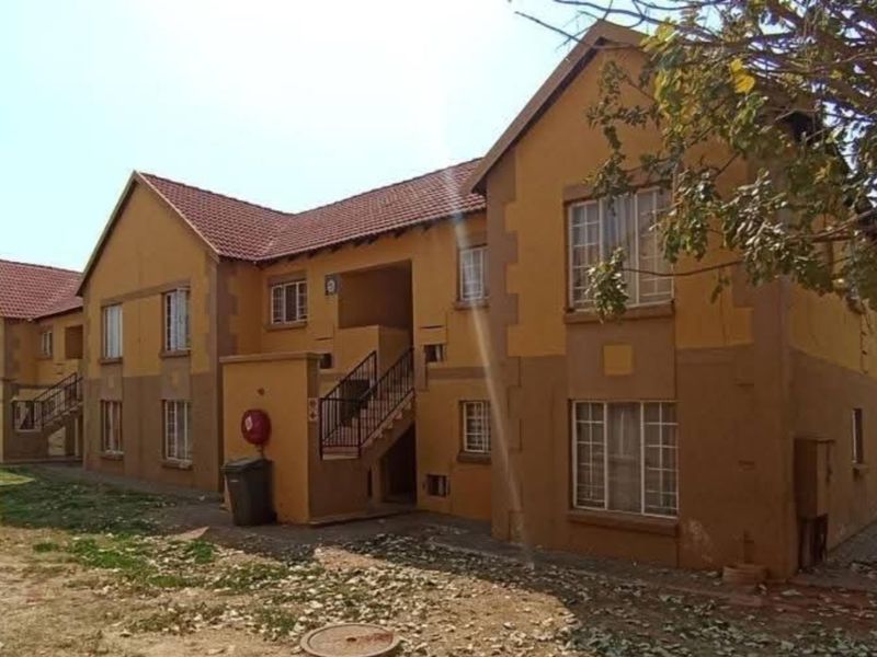 2 Bedroom Apartment For Sale - Photo 2