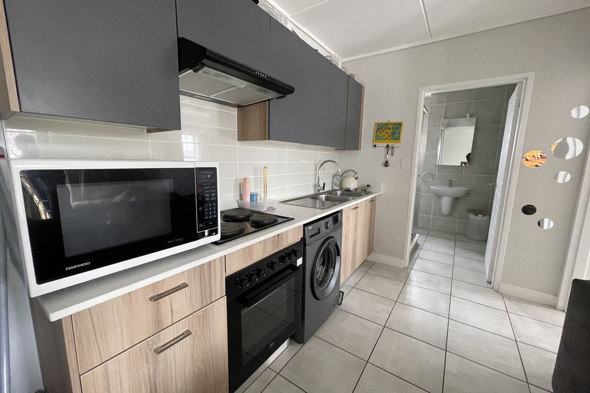 Beautiful 1 Bedroom apartment in an Eco friendly Estate - Photo 3