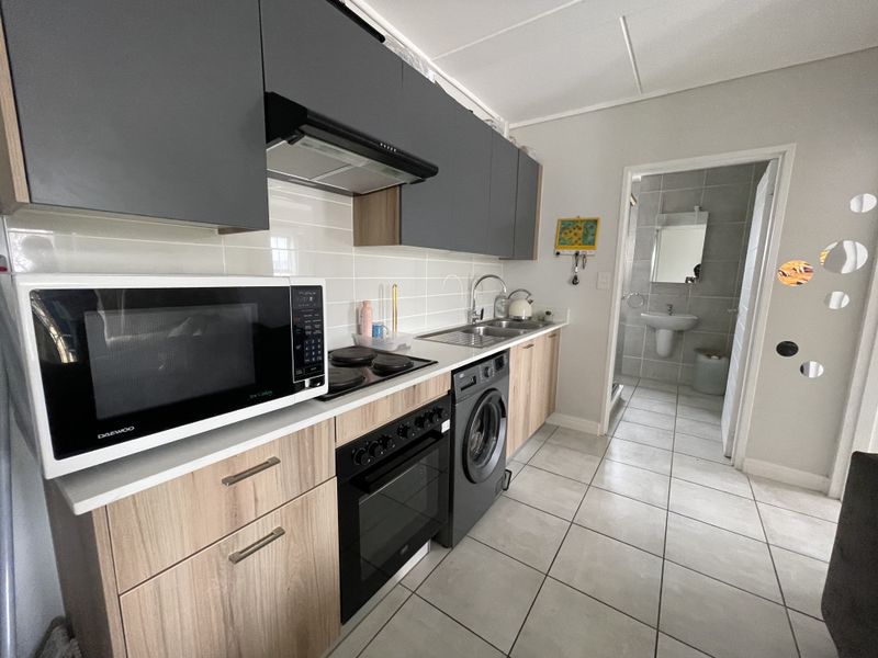 Beautiful 1 Bedroom apartment in an Eco friendly Estate - Photo 3