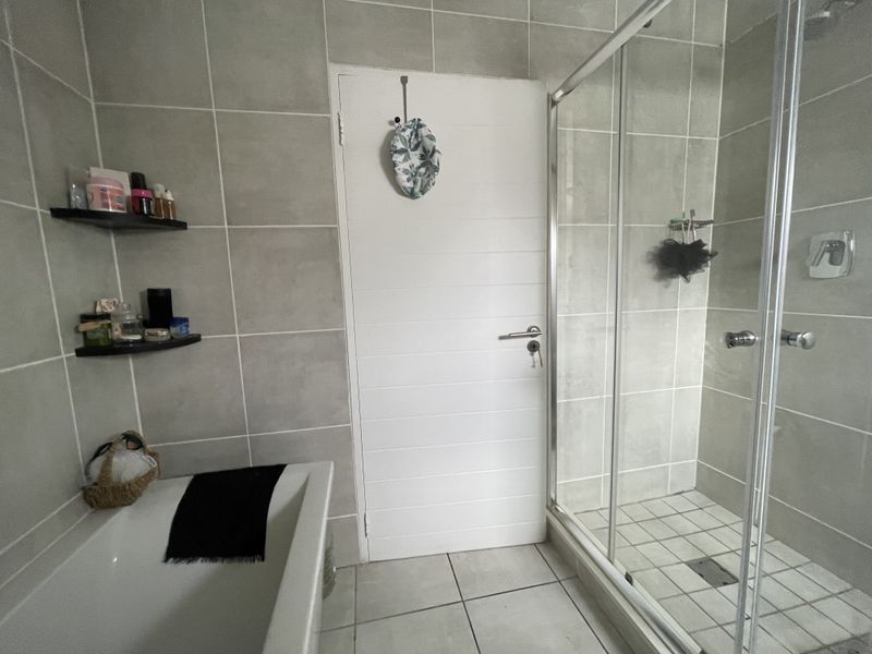 Beautiful 1 Bedroom apartment in an Eco friendly Estate - Photo 8