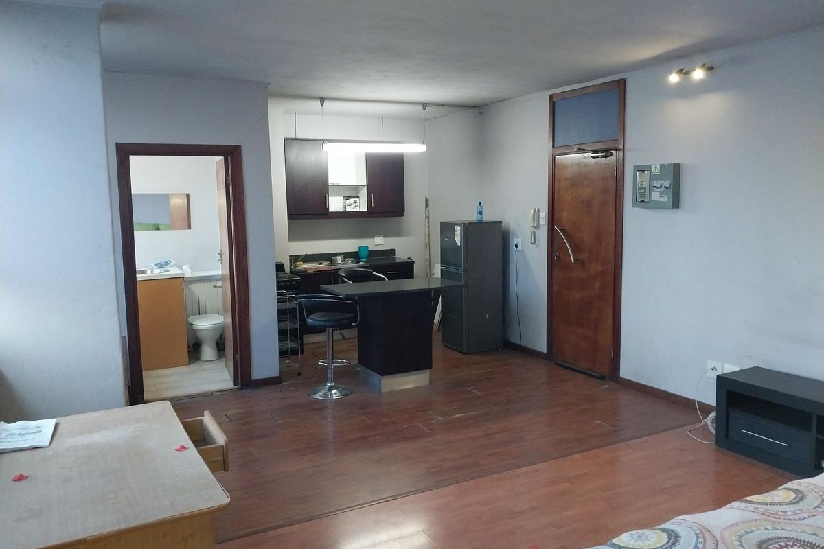 Bachelor Apartment For Sale In Johannesburg Central! - Photo 4