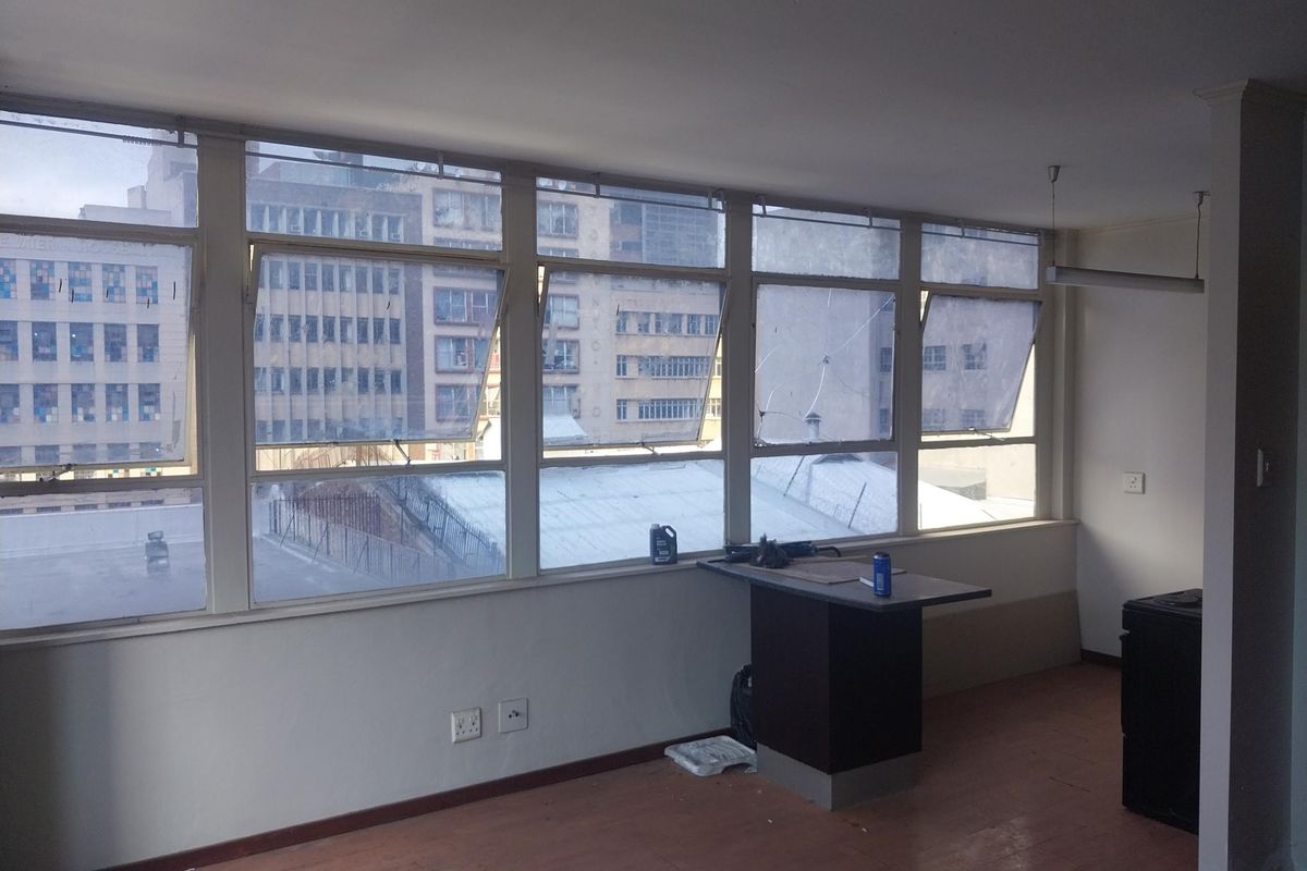 Bachelor Apartment For Sale In Johannesburg Central! - Photo 5