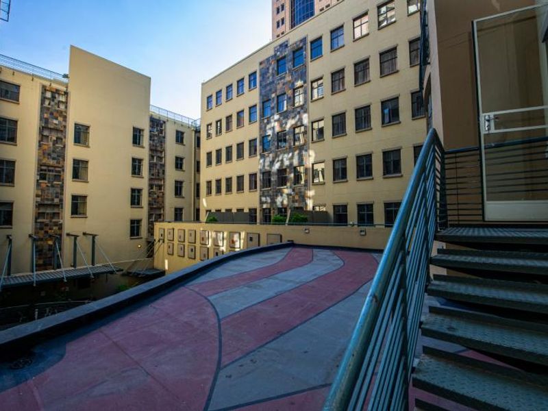 Bachelor Apartment For Sale In Marshalltown! - Photo 7