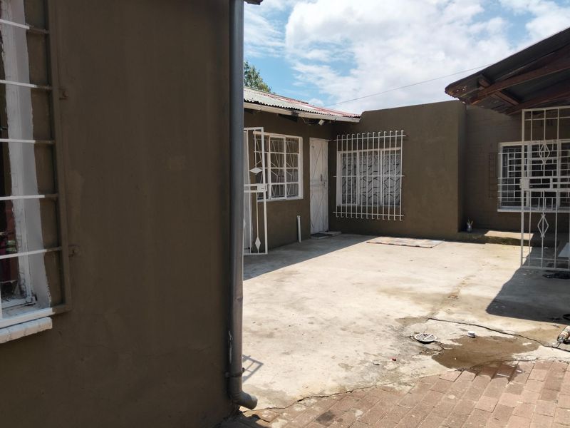 A PROPERTY FOR RENT - Photo 5