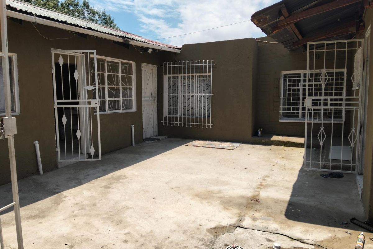 A PROPERTY FOR RENT - Photo 3