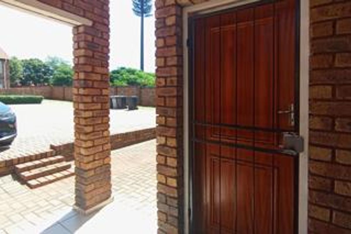 2 bedroom Townhouse for Sale in Clarina - Photo 2