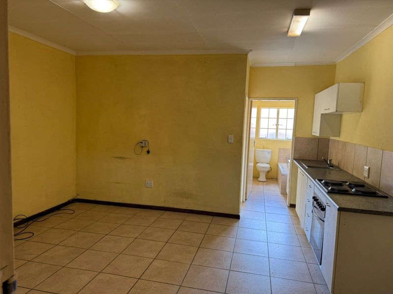 1-bedroom apartment in Florida, Roodepoort - perfect for first-time buyers or investors! - Photo 2