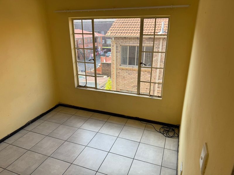 1-bedroom apartment in Florida, Roodepoort - perfect for first-time buyers or investors! - Photo 7