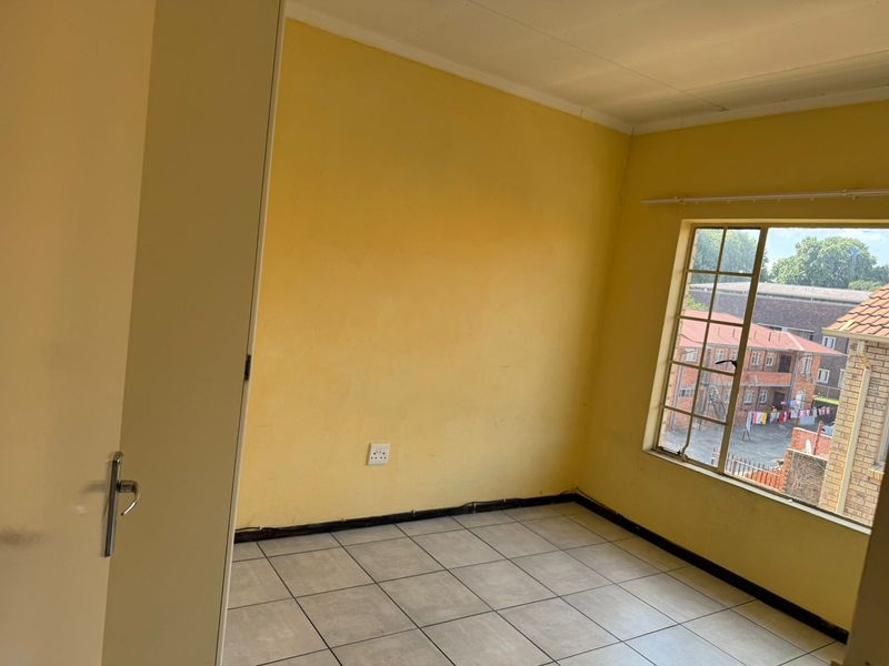 1-bedroom apartment in Florida, Roodepoort - perfect for first-time buyers or investors! - Photo 6