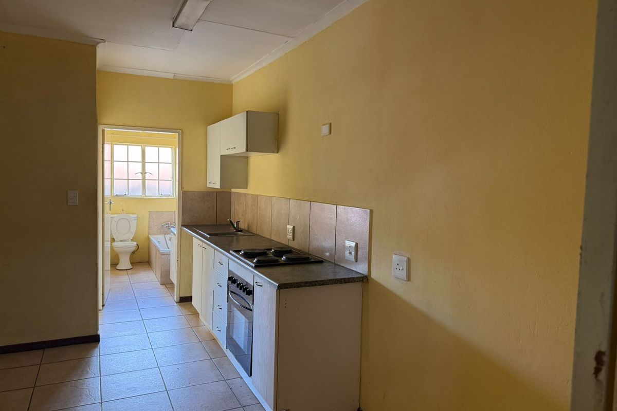 1-bedroom apartment in Florida, Roodepoort - perfect for first-time buyers or investors! - Photo 3