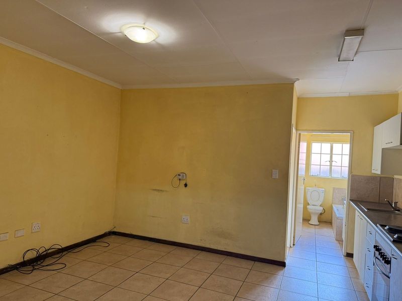 1-bedroom apartment in Florida, Roodepoort - perfect for first-time buyers or investors! - Photo 4