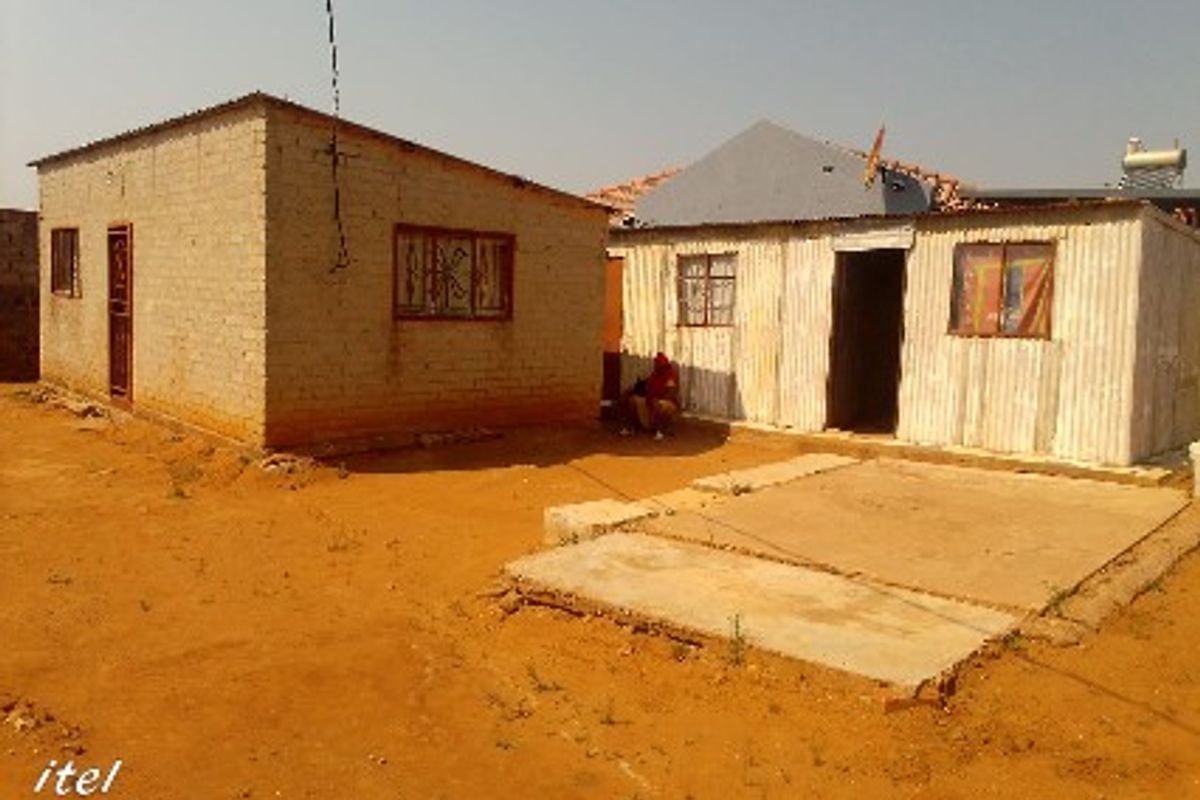 House for Sale in Tshepisong - Photo 3