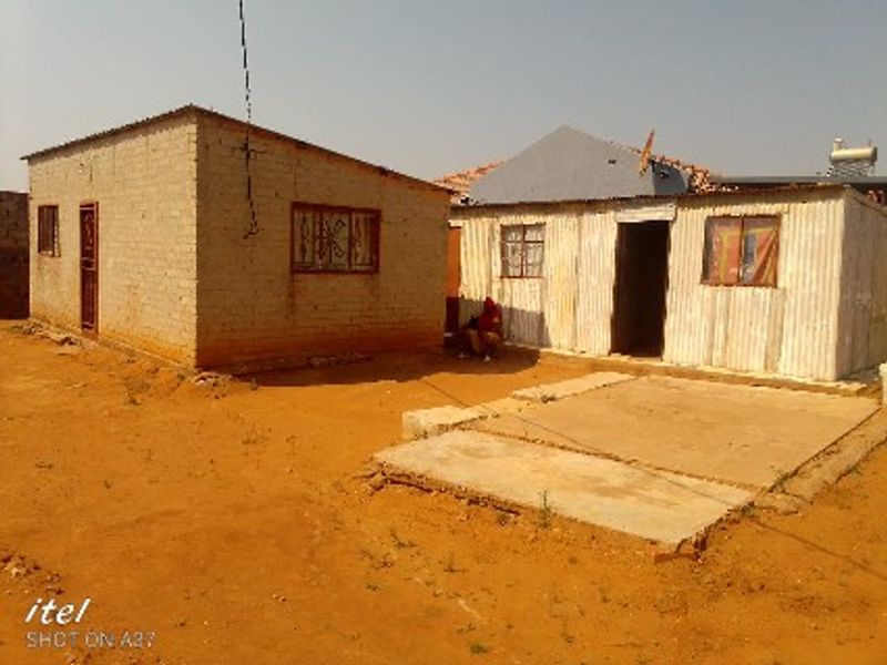 House for Sale in Tshepisong - Photo 3