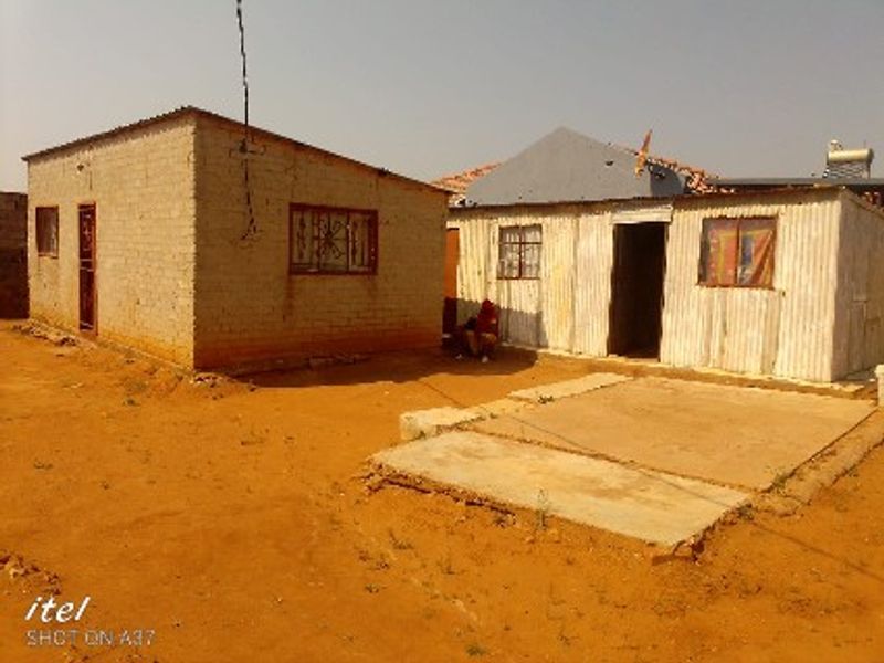 House for Sale in Tshepisong - Photo 6