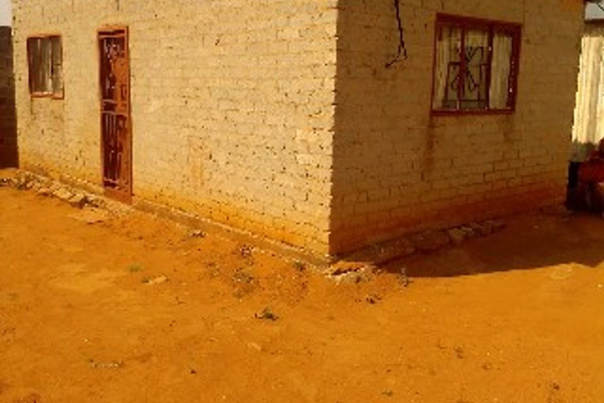 House for Sale in Tshepisong - Photo 5