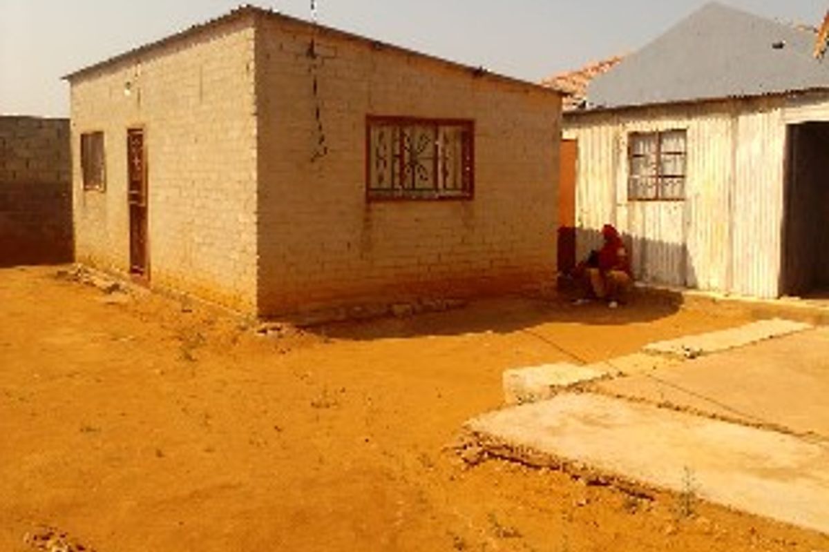 House for Sale in Tshepisong - Photo 4