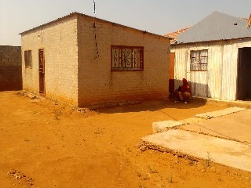 House for Sale in Tshepisong - Photo 4