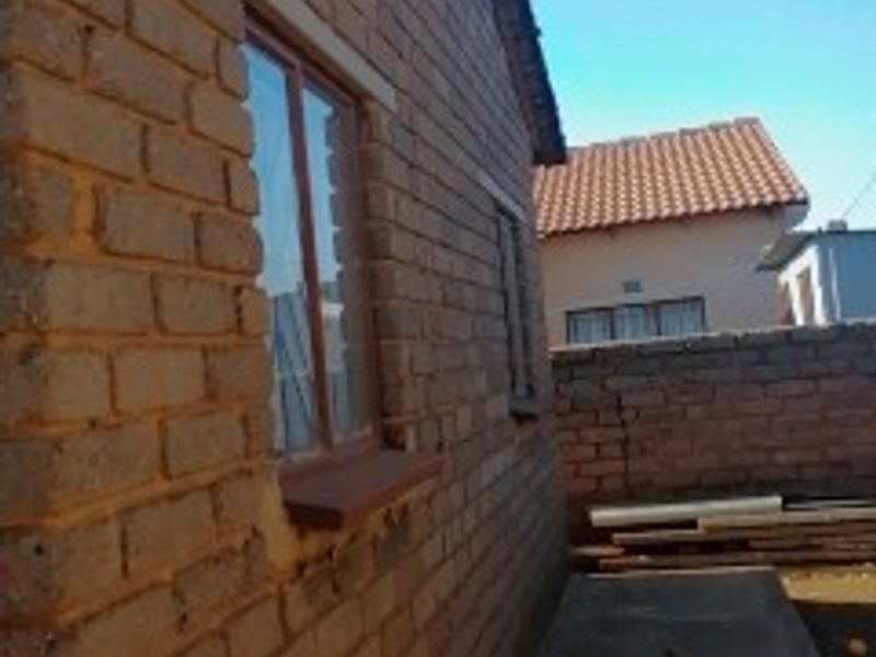 House for sale in Tokoza, Alberton Ext 5 - Photo 9