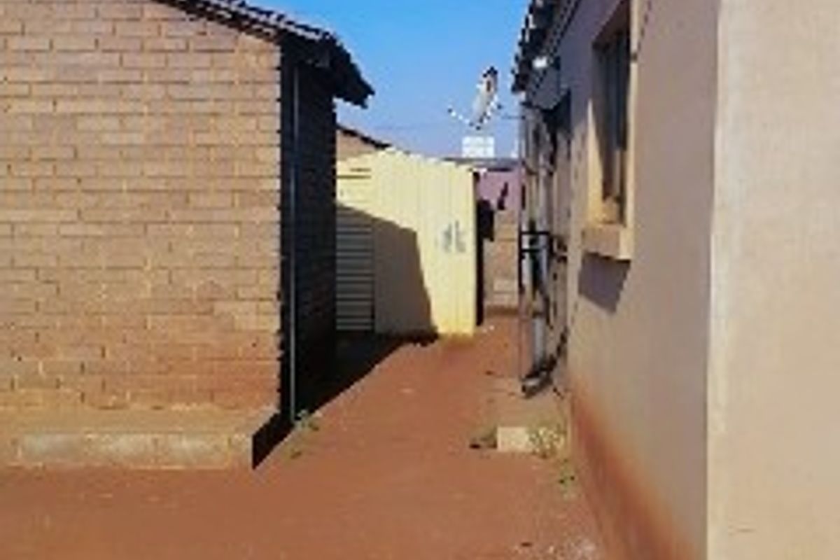 House for sale in Tokoza, Alberton Ext 5 - Photo 3