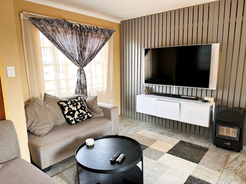 Spacious 3‐Bedroom Freehold Home in Klerksoord, Akasia — Ideal Entry or Investment Opportunity - Photo 10