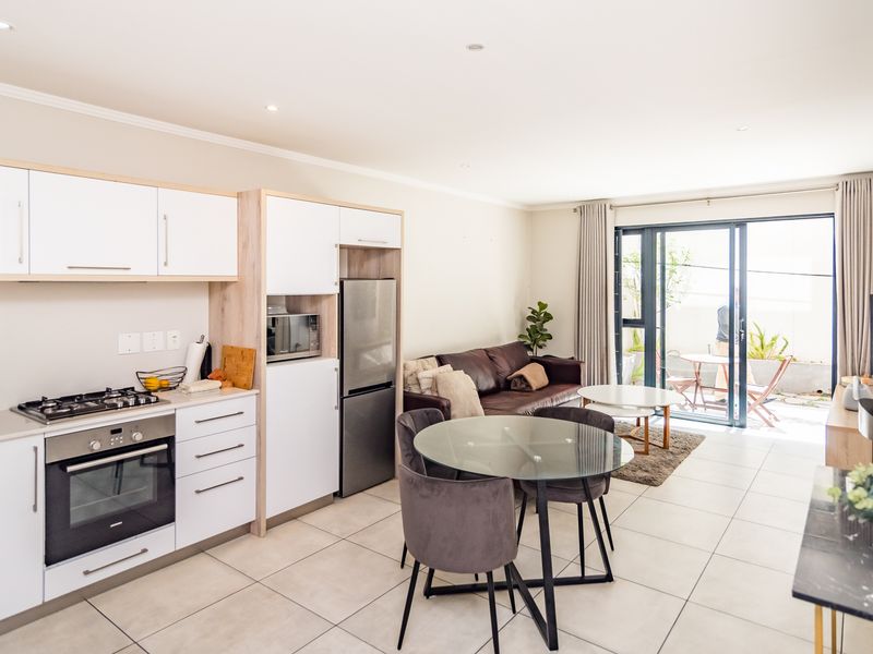 Ground Floor  2-Bedroom Townhouse - Photo 3