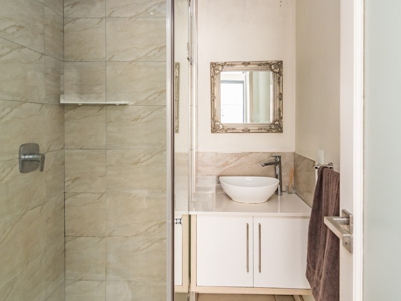 Ground Floor  2-Bedroom Townhouse - Photo 10