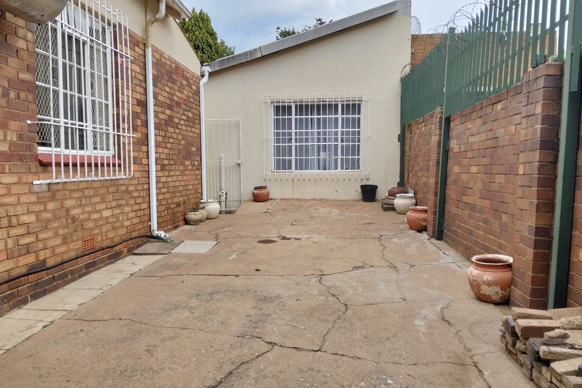 4 BEDROOMS HOUSE FOR SALE IN THE HILL - Photo 5