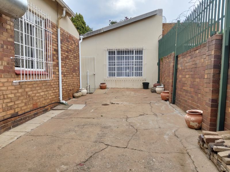 4 BEDROOMS HOUSE FOR SALE IN THE HILL - Photo 5