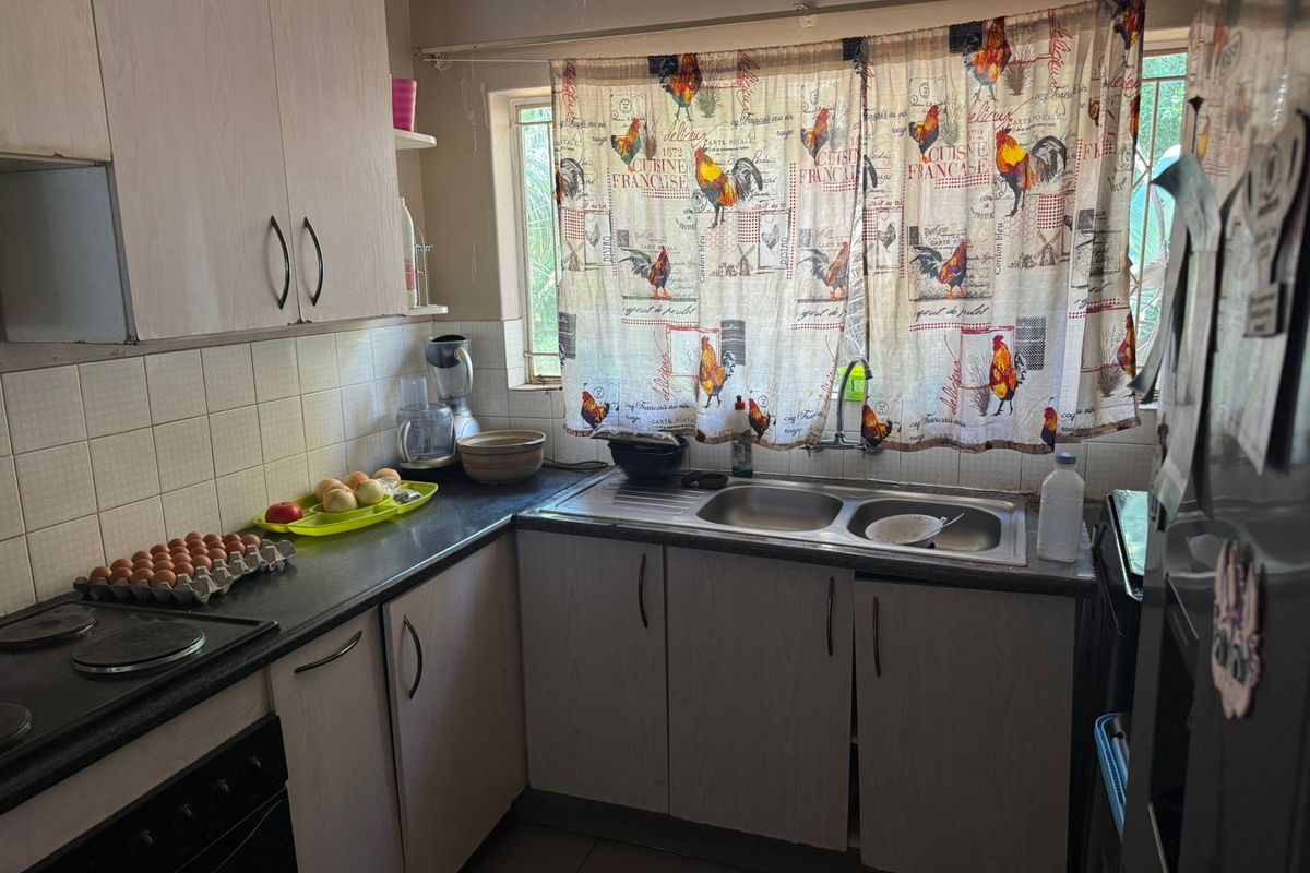 2 Bed Apartment in Florida, Roodepoort - Calling all First Time Buyers & INVESTORS!! - Photo 5