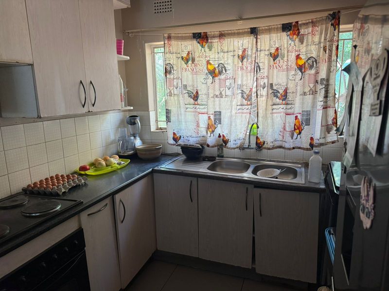 2 Bed Apartment in Florida, Roodepoort - Calling all First Time Buyers & INVESTORS!! - Photo 5