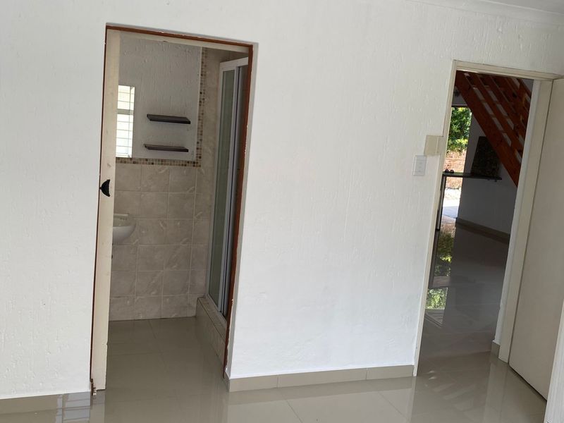 Newly Renovated 3 bedroom 2 Bathroom Duplex Fr Sale In A Secure Estate Buccluech - Photo 5