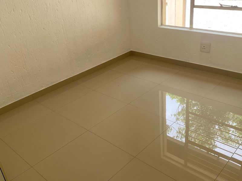 Newly Renovated 3 bedroom 2 Bathroom Duplex Fr Sale In A Secure Estate Buccluech - Photo 6