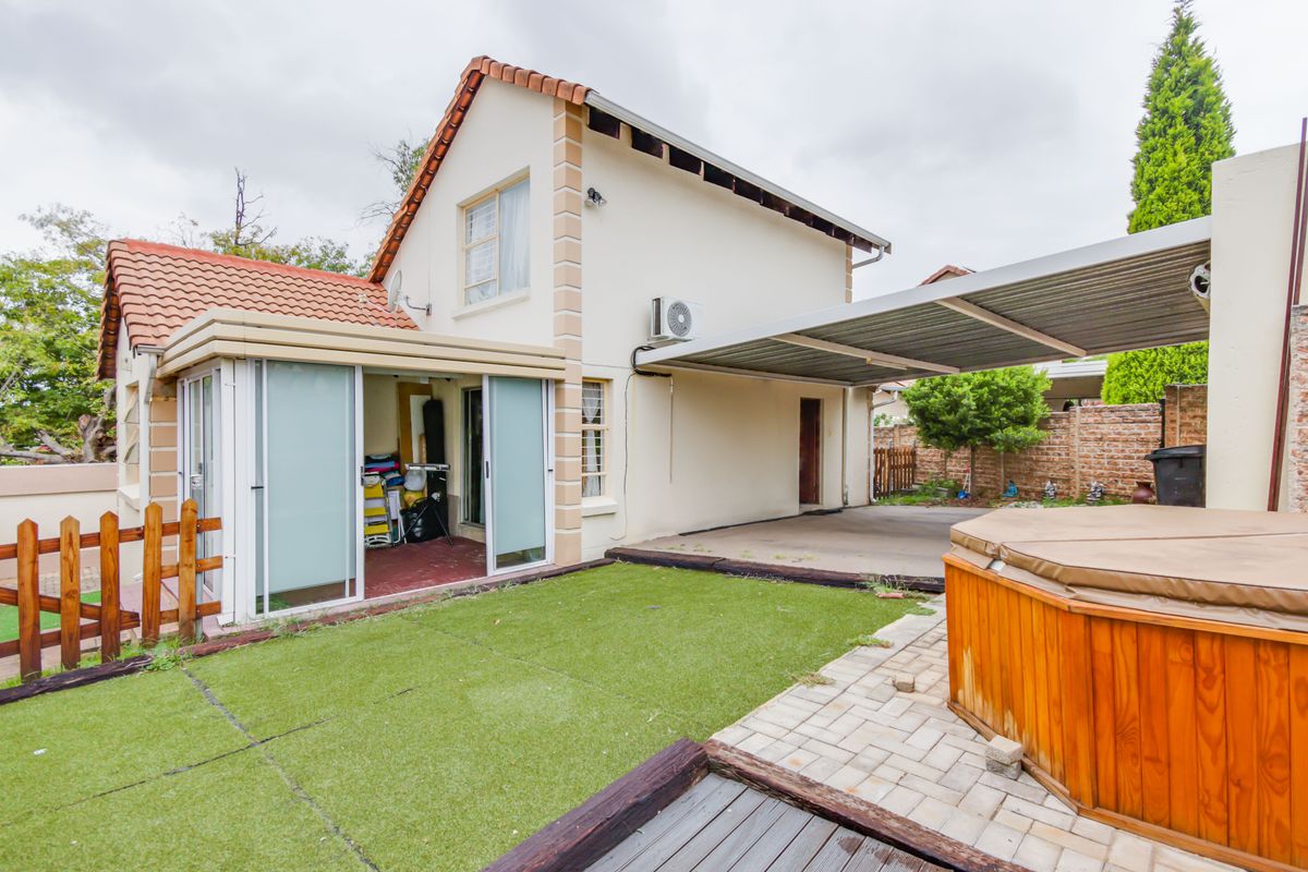 Newly Renovated 3 bedroom 2 Bathroom Duplex Fr Sale In A Secure Estate Buccluech - Photo 2