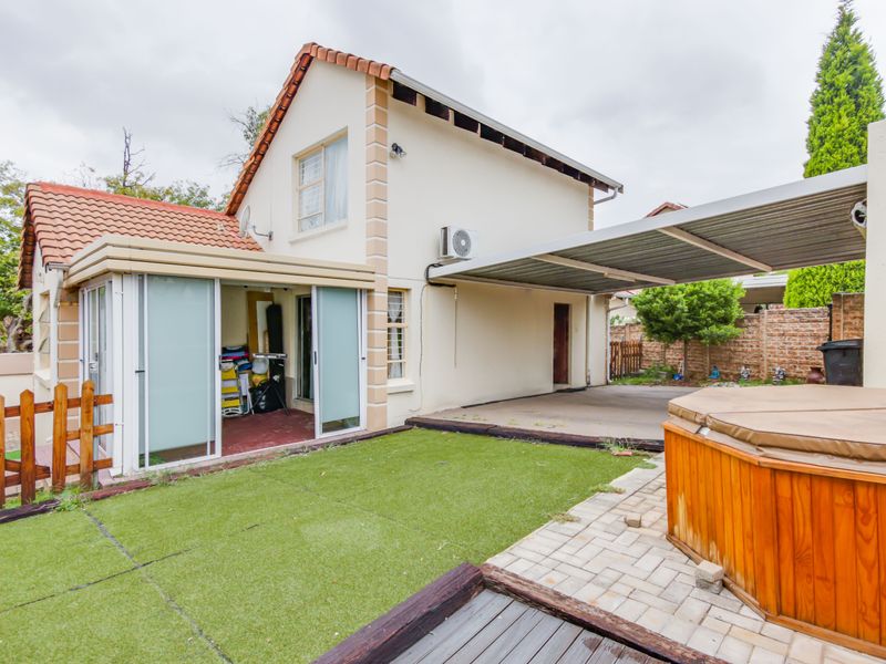 Newly Renovated 3 bedroom 2 Bathroom Duplex Fr Sale In A Secure Estate Buccluech - Photo 2