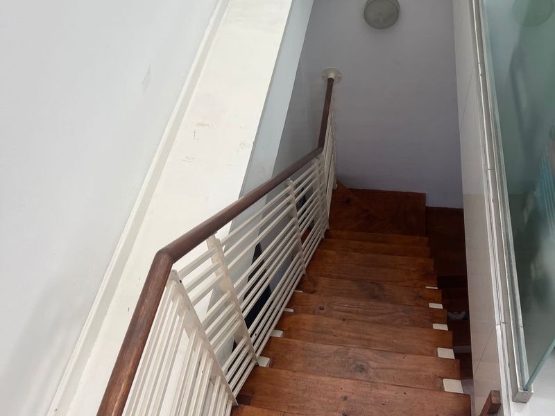 Top Floor Loft Apartment For Sale! - Photo 9