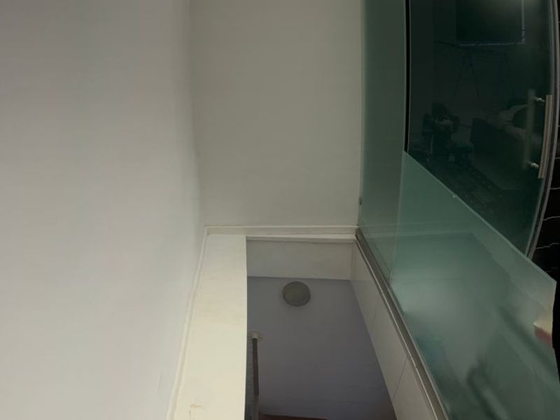 Top Floor Loft Apartment For Sale! - Photo 7