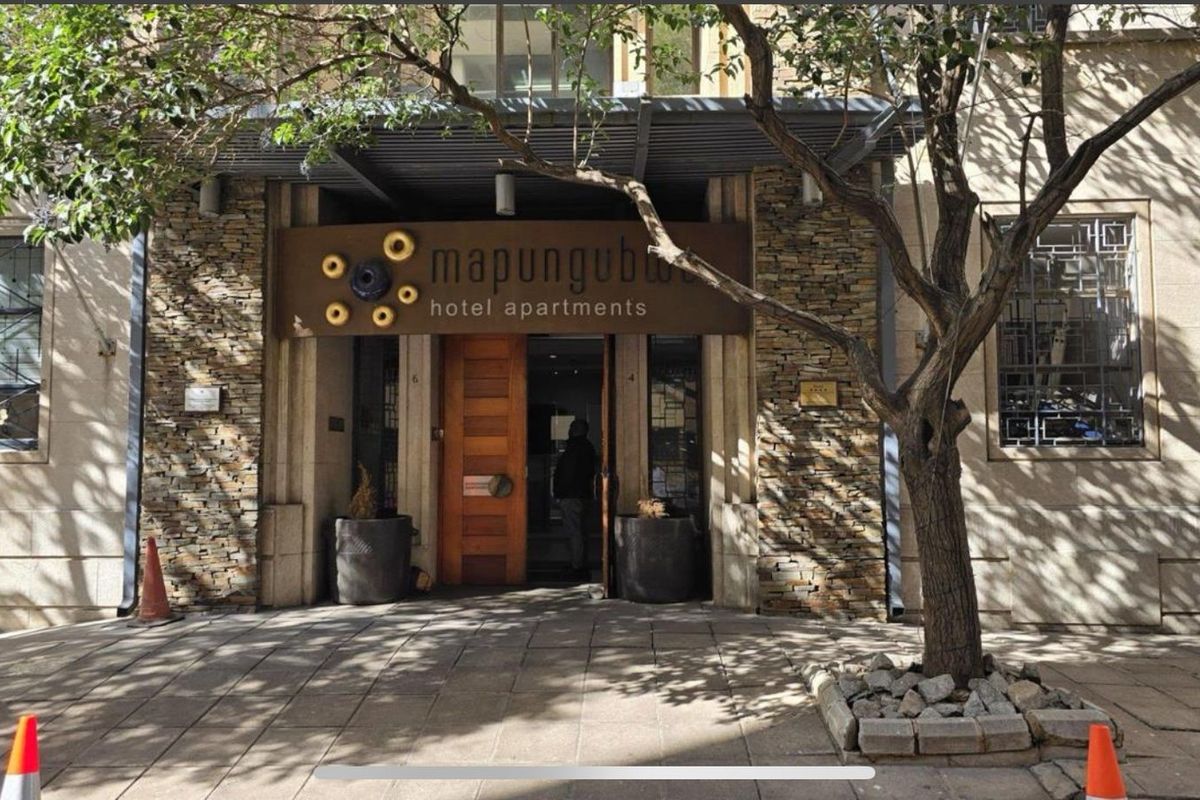 Top Floor Loft Apartment For Sale! - Photo 2