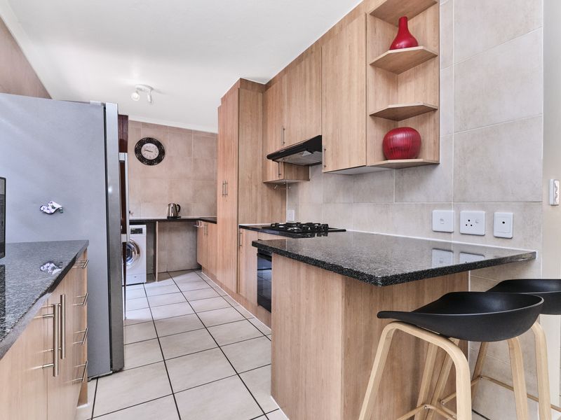 Stylish, Sunlit, and Move‐In Ready: 4-Bedroom Townhouse with Solar - Photo 9