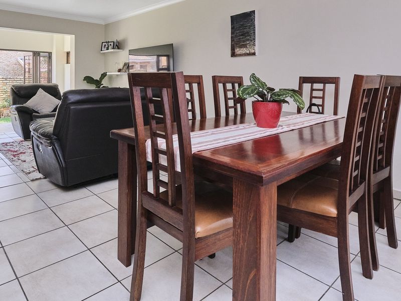 Stylish, Sunlit, and Move‐In Ready: 4-Bedroom Townhouse with Solar - Photo 6