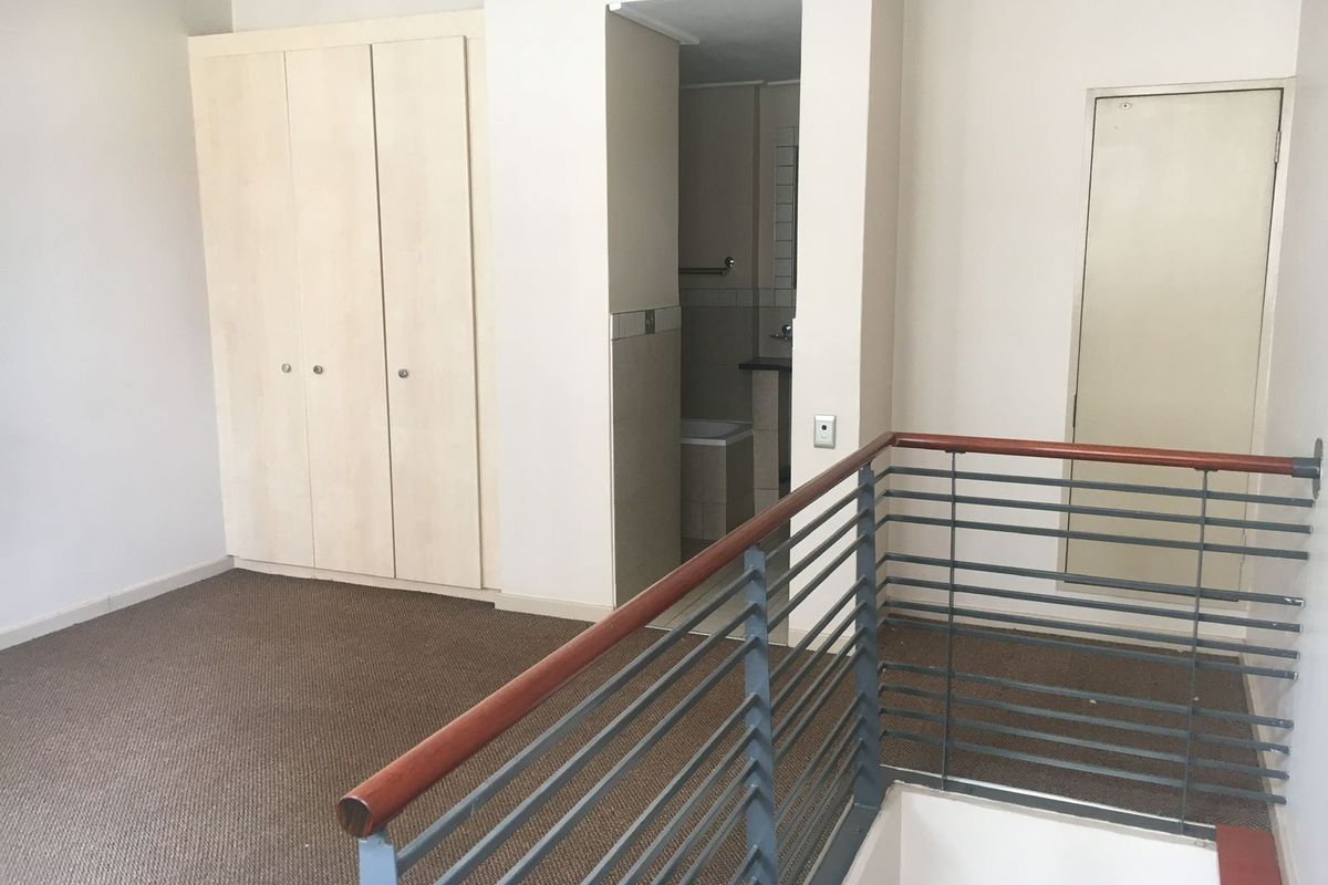 1 Bedroom Loft For Sale In Marshalltown - Photo 3