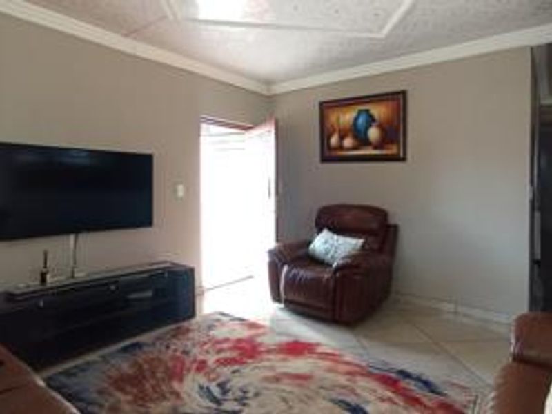 3 Bedroom House for in Clarina - Photo 3