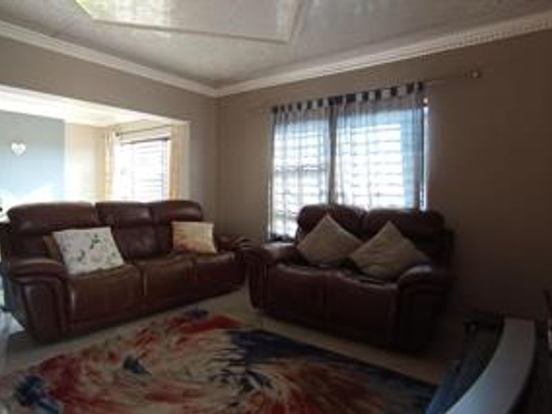 3 Bedroom House for in Clarina - Photo 2