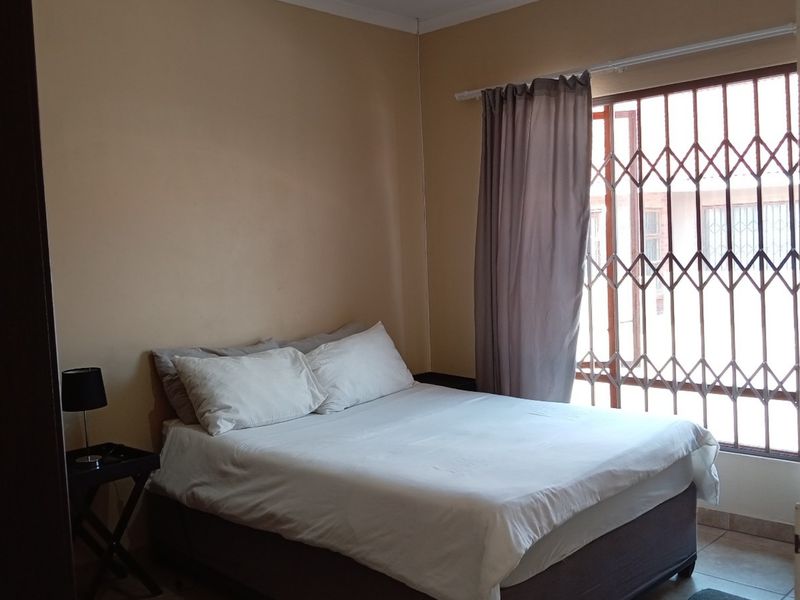 Beautiful 2 Bedroom Townhouse where Modern Comfort Meets Investment Opportunity - Photo 9