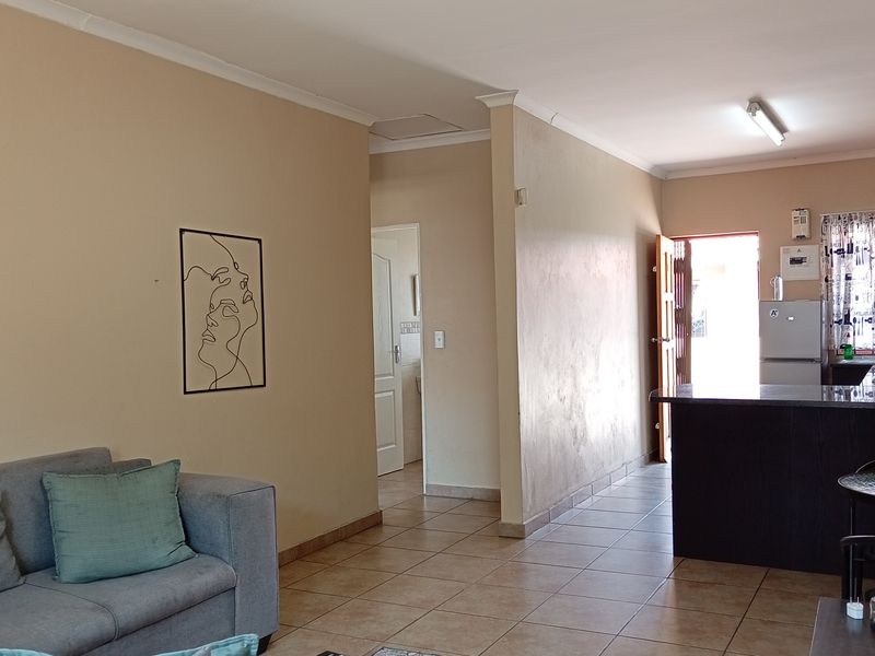 Beautiful 2 Bedroom Townhouse where Modern Comfort Meets Investment Opportunity - Photo 6